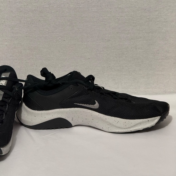 Nike Men's Legend Essential 3 Next Nature Training Shoes - size 8.5 - Picture 4 of 9